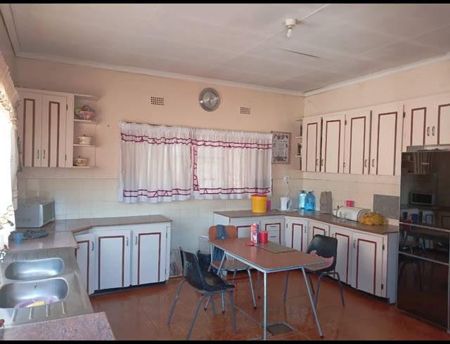 3 BEDROOM HOUSE FOR SALE IN SESHEGO C
